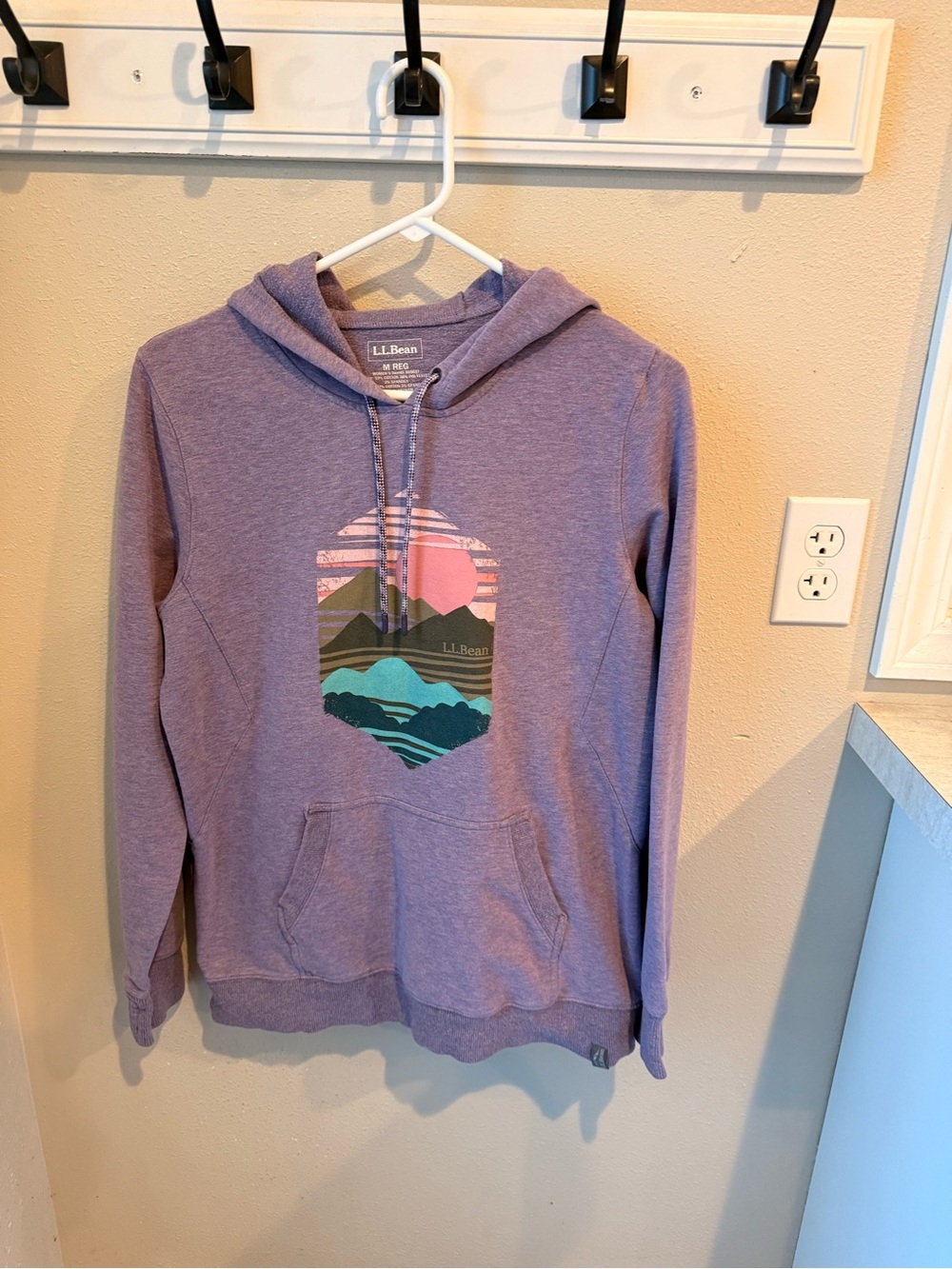 L.L. Bean Women's Lavender Pullover Hoodie with Nature Graphic